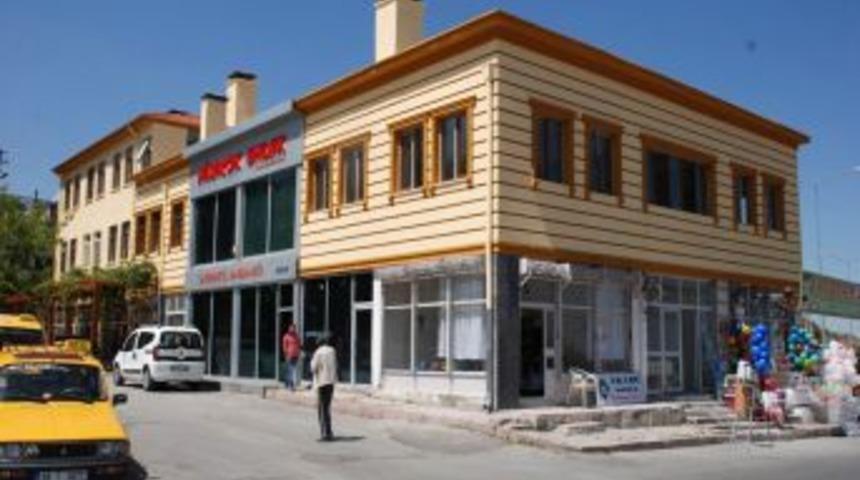 Erciyes&rsquo;in &Ccedil;ıkış Kapısı Hisarcık&rsquo;ta Binaların Dış Cephesi Yeniden D&uuml;zenlendi