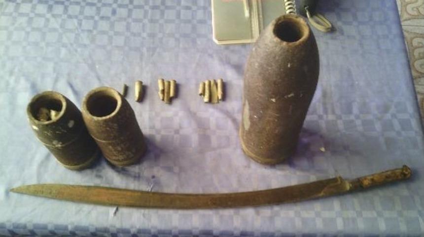 Patlamamış Top Mermilerini Bile Tarihi Eser Gibi Sergiledi