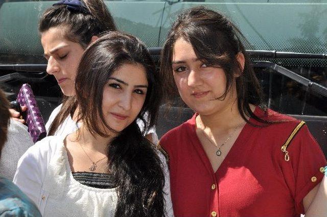 Hakkari&rsquo;li Gen&ccedil;ler Trabzon&rsquo;a Hareket Etti 1