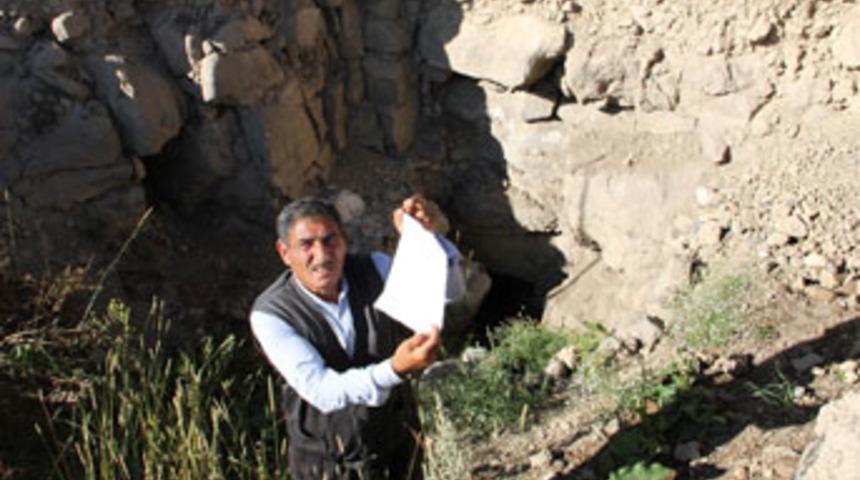 Hazinenin &uuml;zerinde yaşıyor fakat ekmeğe muhta&ccedil;