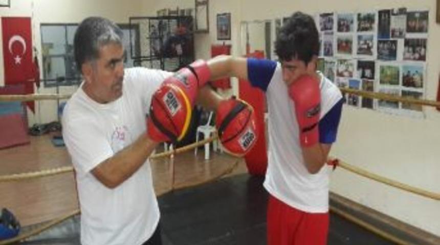 Yaz Spor Okulları&rsquo;nda Boks Antremanları Devam Ediyor