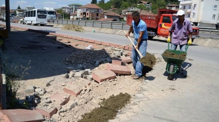 Kartepe Eşme'de Yan Yol Kaldırım &Ccedil;alışması