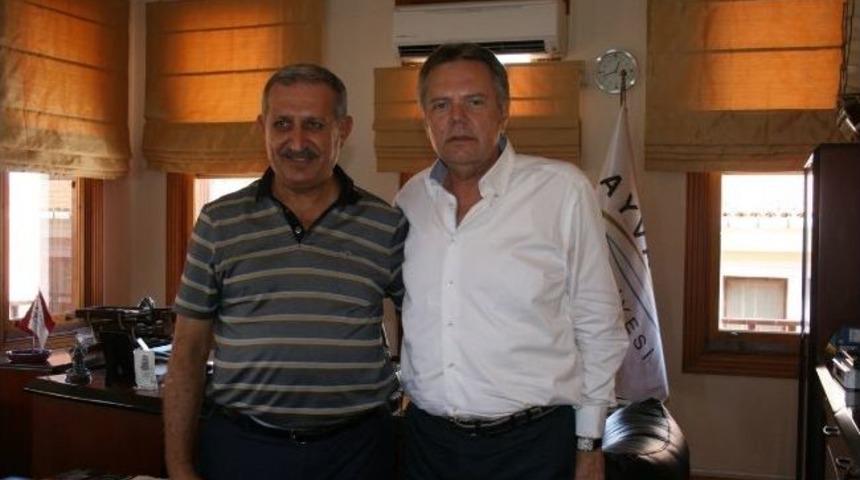 Kaymakam Nihat Nalbant&rsquo;tan Başkan T&uuml;rk&ouml;zen&rsquo;e Veda