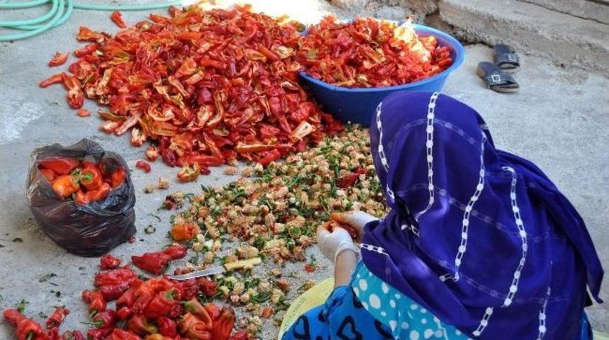 Ak&ccedil;akale&rsquo;de Kırmızı İsot Sezonu Başladı