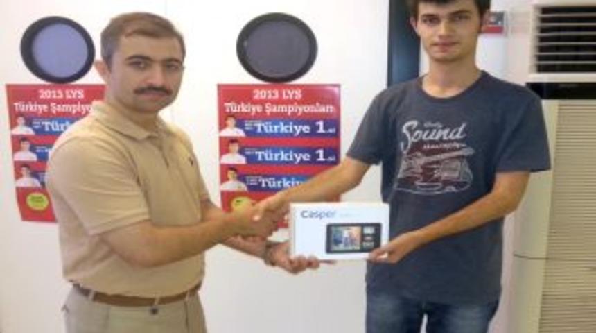 K&ouml;rfez &Ouml;ğrencileri Dershaneyi Yanlarında Taşıyor