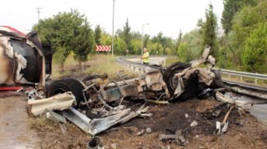 Par&ccedil;alanan, Alev Alan Tankerden Hafif Yaralı Kurtuldu