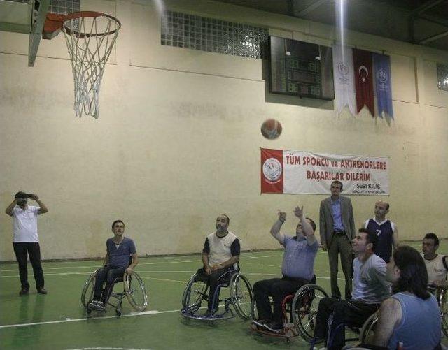 Çabes Sporcularına Destek