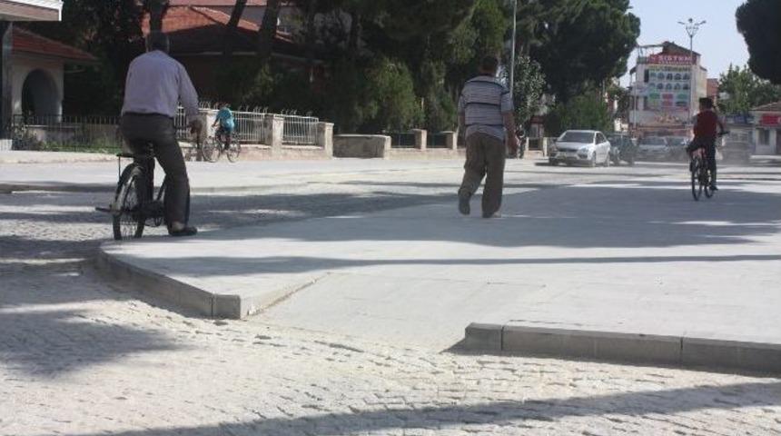 Yunus Emre Kent Meydanı'nda "engel Yok"