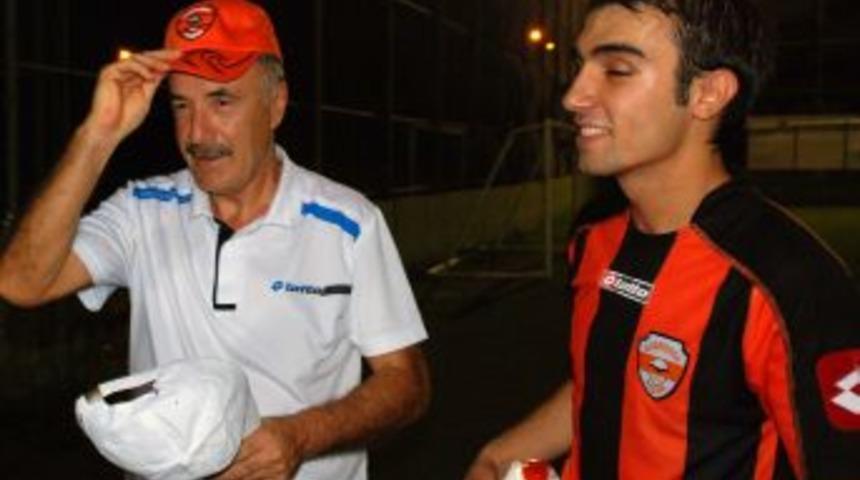 Ercan Albay&rsquo;a Destek S&uuml;r&uuml;yor