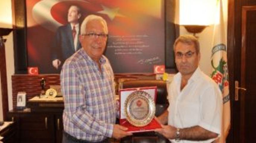 Teakwondo Federasyonu&rsquo;ndan Posbıyık&rsquo;a Teşekk&uuml;r Plaketi