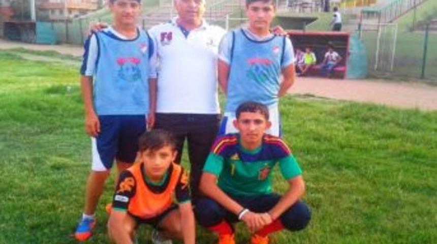 Cizre Kaymakamlığı, Futbol Kul&uuml;plerine Yeni Sporcular Kazandırdı