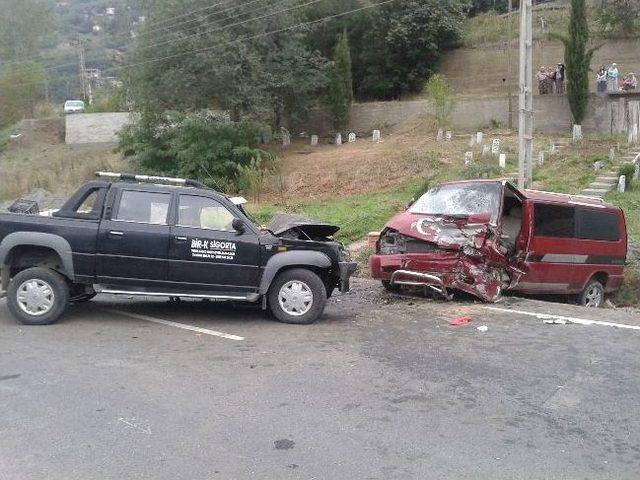 Trabzon’da Trafik Kazası: 4 Yaralı