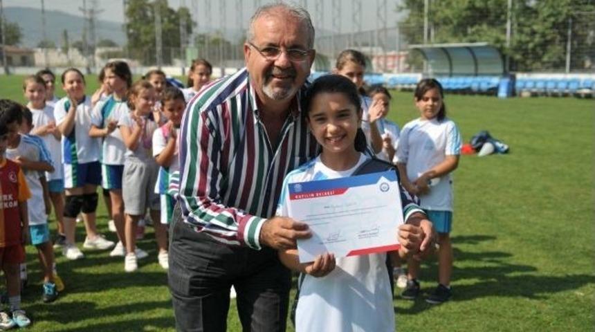 Miniklerin Sertifika Sevinci