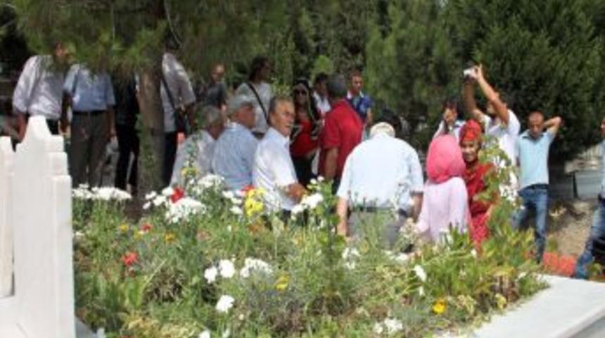 Altay Ailesi, Mezarları Başında Anıldı