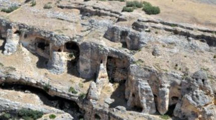 Sit Alanına Sahip &Ccedil;ıktıkları I&ccedil;in Yollarının Yapılmadığını Iddia Ediyorlar