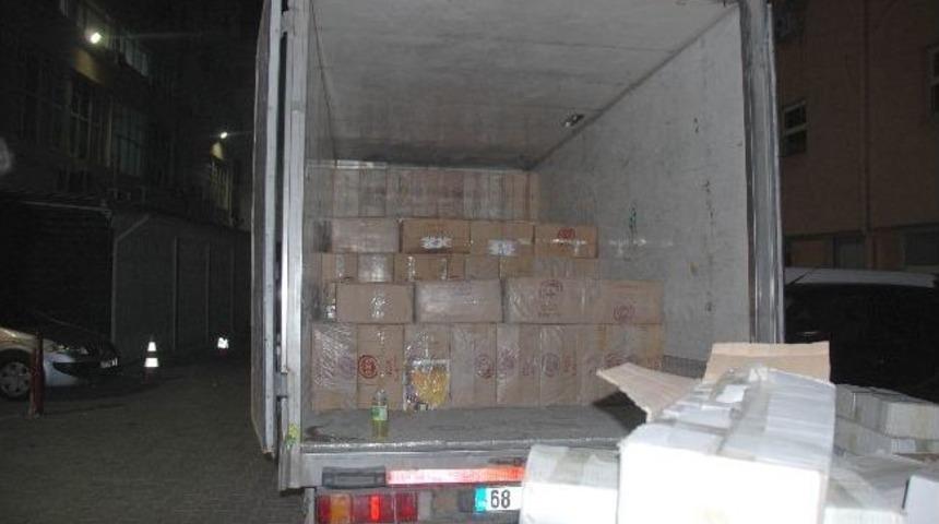 Kozmetik Y&uuml;kl&uuml; Kamyonette 54 Bin Paket Ka&ccedil;ak Sigara Ele Ge&ccedil;ti