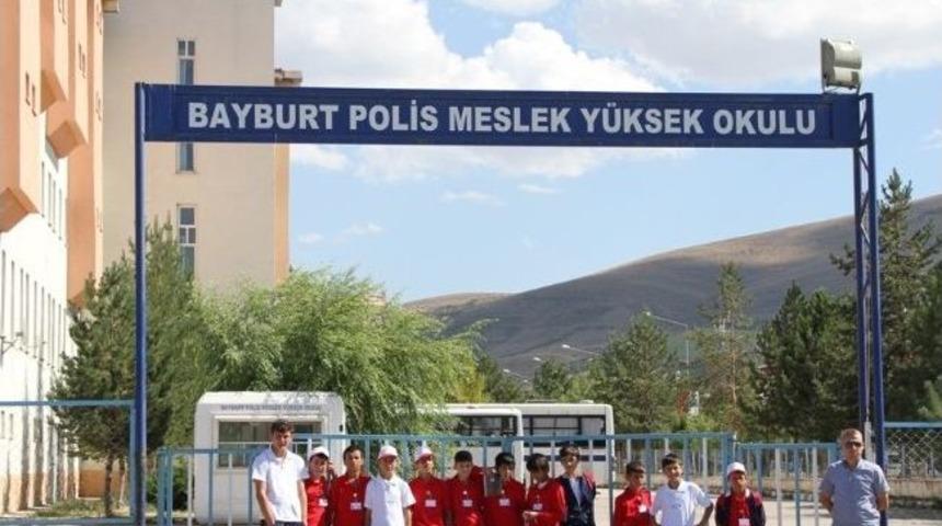 Başarılı Ortaokul &Ouml;ğrencileri Bayburt &Uuml;niversitesini Ziyaret Etti