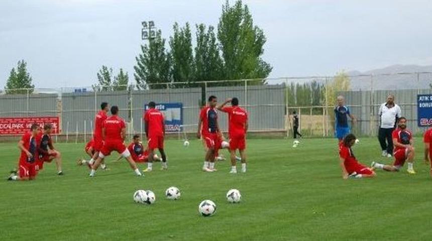 Elazığspor, Karab&uuml;k'&uuml; Bekliyor