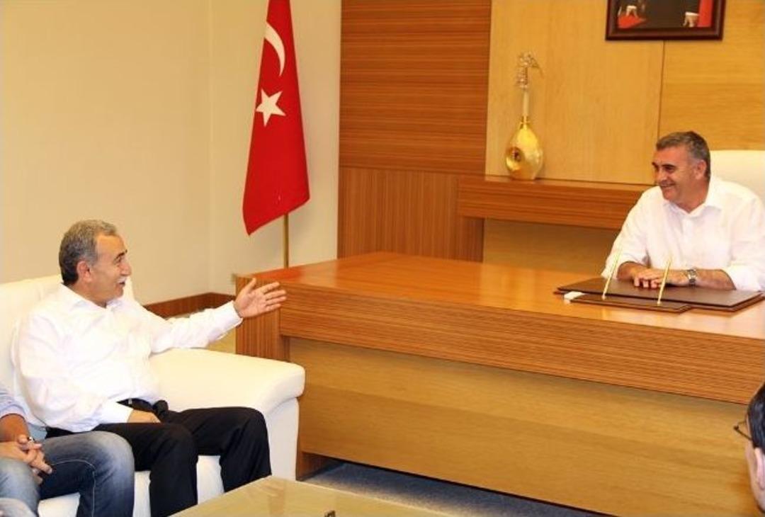 Başkan To&ccedil;oğlu &Uuml;niversite &Ouml;ğrencileriyle Bir Araya Geldi