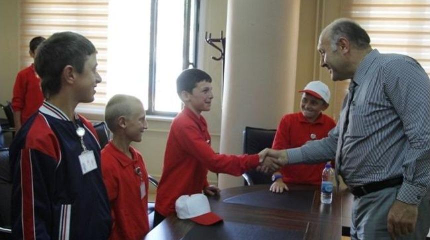 Yaz Okulu &Ouml;ğrencilerinden Belediye Başkanı Polat&rsquo;a Ziyaret