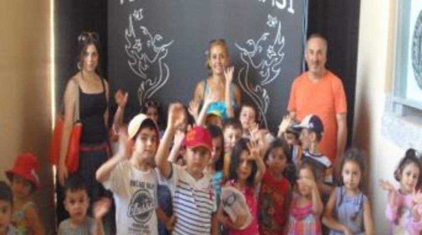 Turuncu&rsquo;nun &Ccedil;ocukları Kent Arşivi&rsquo;ne Hayran Kaldı