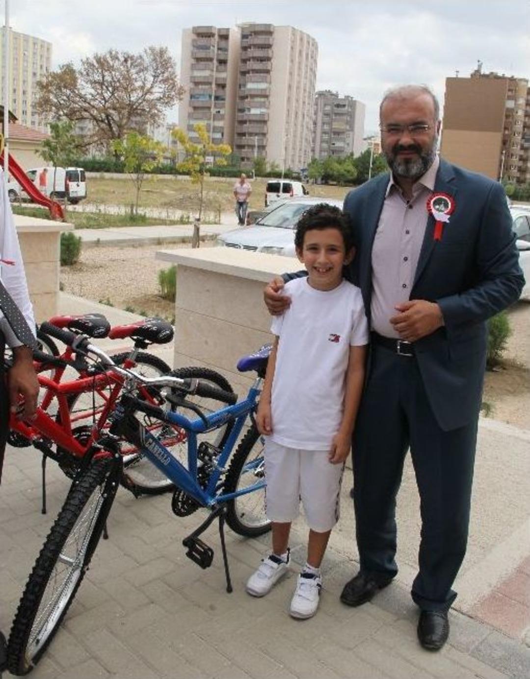 Kur'an &Ouml;ğrenen &Ccedil;ocuklara Hediye Yağmuru&hellip;