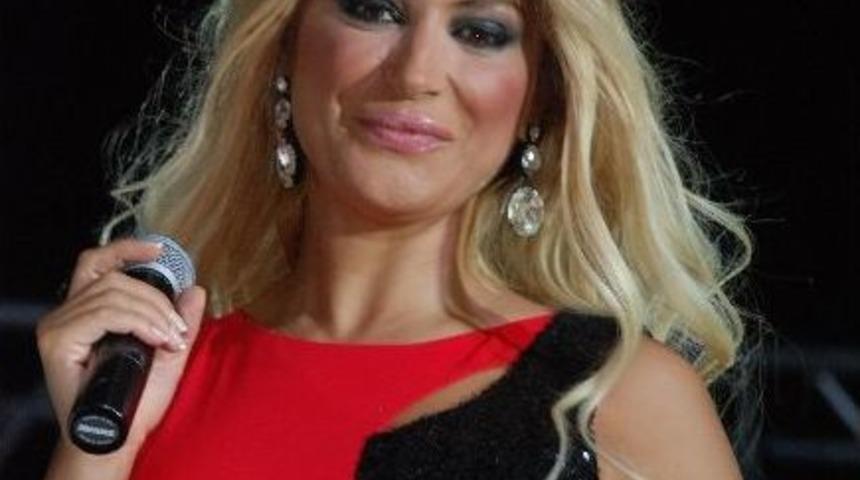 Atakent&rsquo;te K&uuml;lt&uuml;r Festivali Song&uuml;l Karlı Konseri İle Başladı