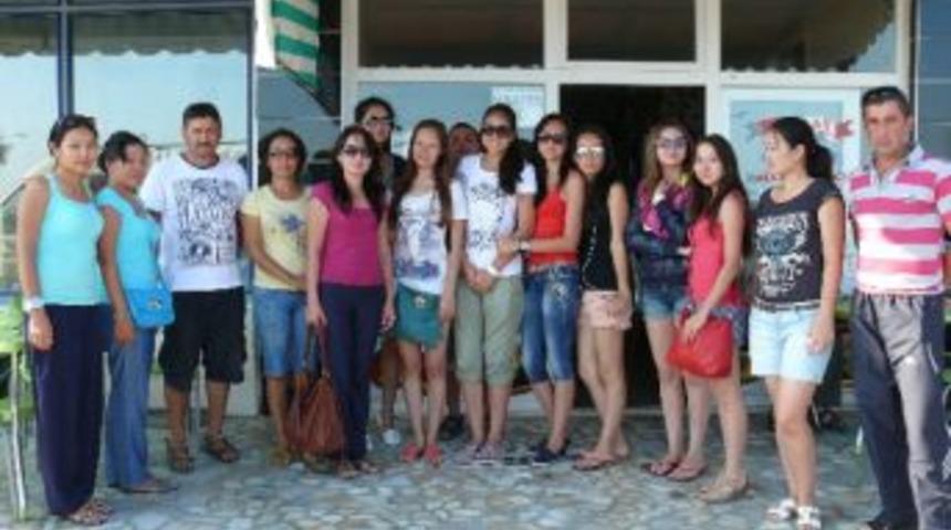 Kazak &Ouml;ğrenciler &Ccedil;atalzeytin&rsquo;i Ziyaret Ettiler