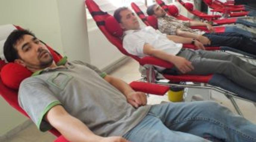 Mondi Iş&ccedil;ilerinden Toplu Kan Bağışı