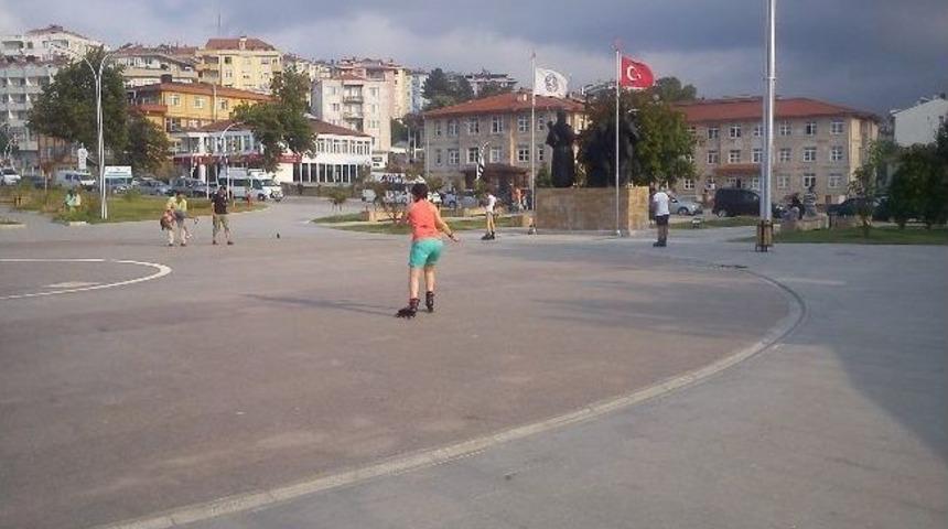 Ak&ccedil;akoca Sahil Yolu Patencilerin Uğrak Yeri Oldu