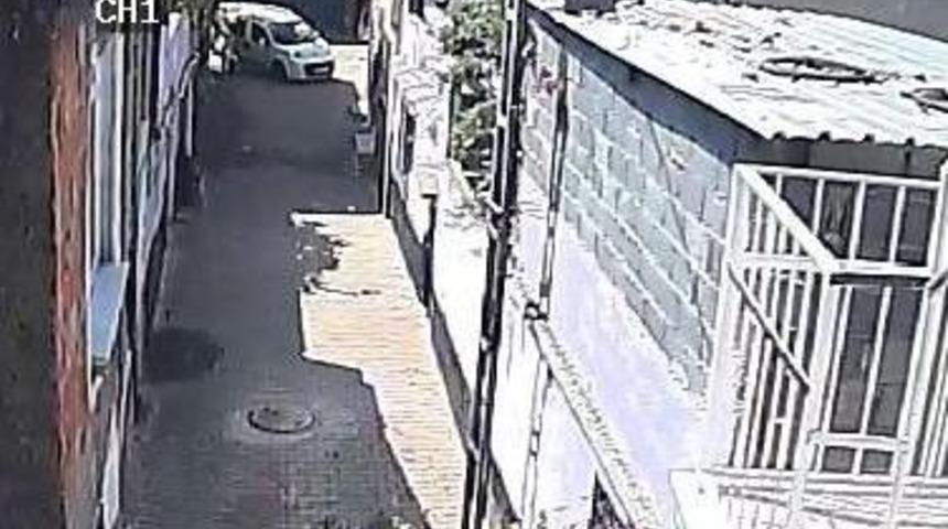 Kolundaki d&ouml;vme polisi bile şaşırttı