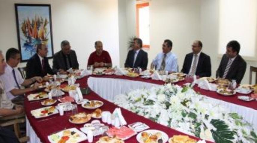 Niğde Protokol&uuml; &Uuml;niversitede Buluştu