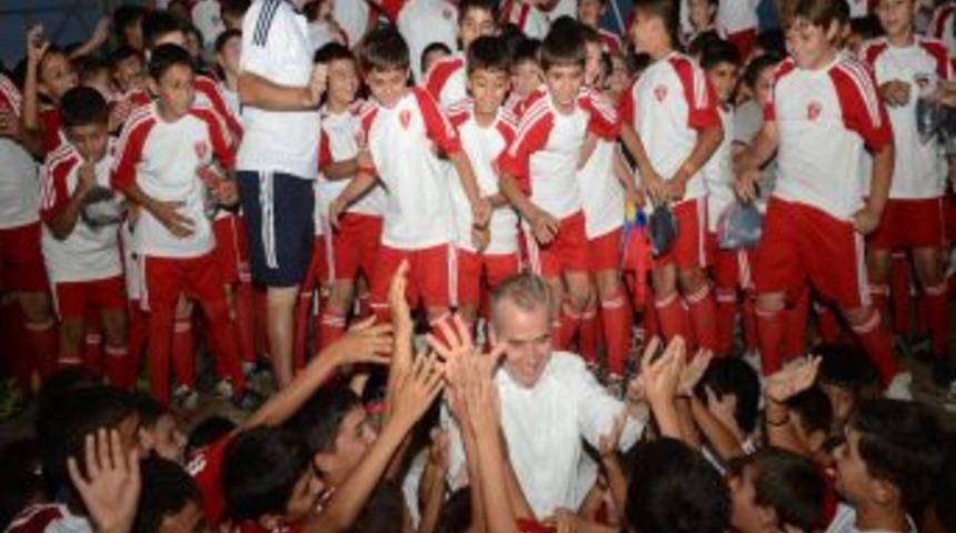 Denizli Belediyespor B&uuml;nyesinde 11 Bin 500 Kişi Spor Yapıyor