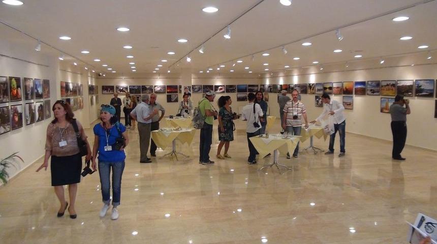 D&uuml;nyanın D&ouml;rt Bir Yanından Gelen Fotoğraf&ccedil;ılar Ahlat&rsquo;ta Sergi A&ccedil;tı