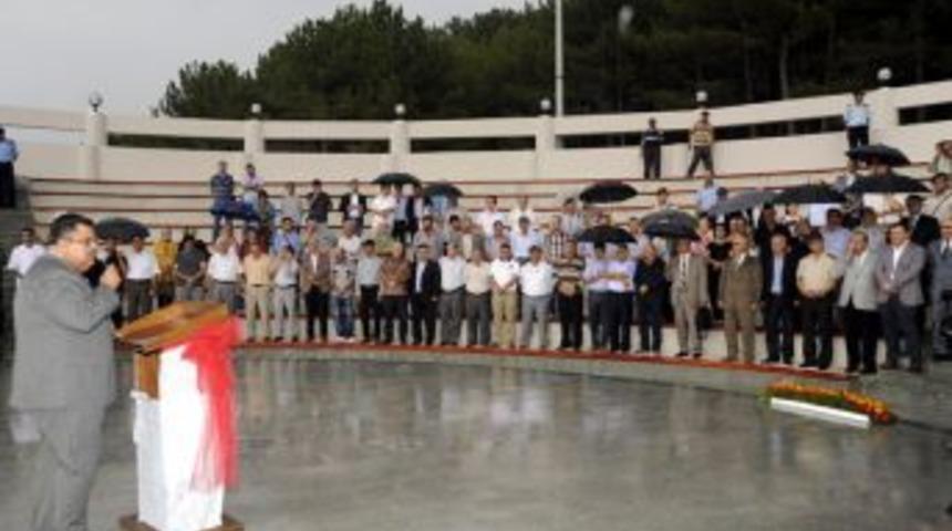 A&ccedil;ık hava tiyatrosu a&ccedil;ıldı