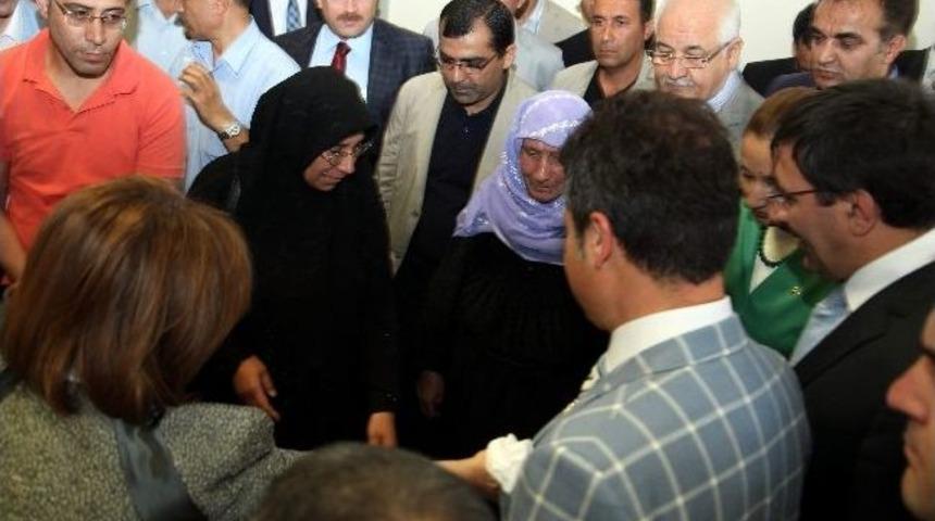 Ezo Gelin'in Kızı Bakanlar İle Buluştu