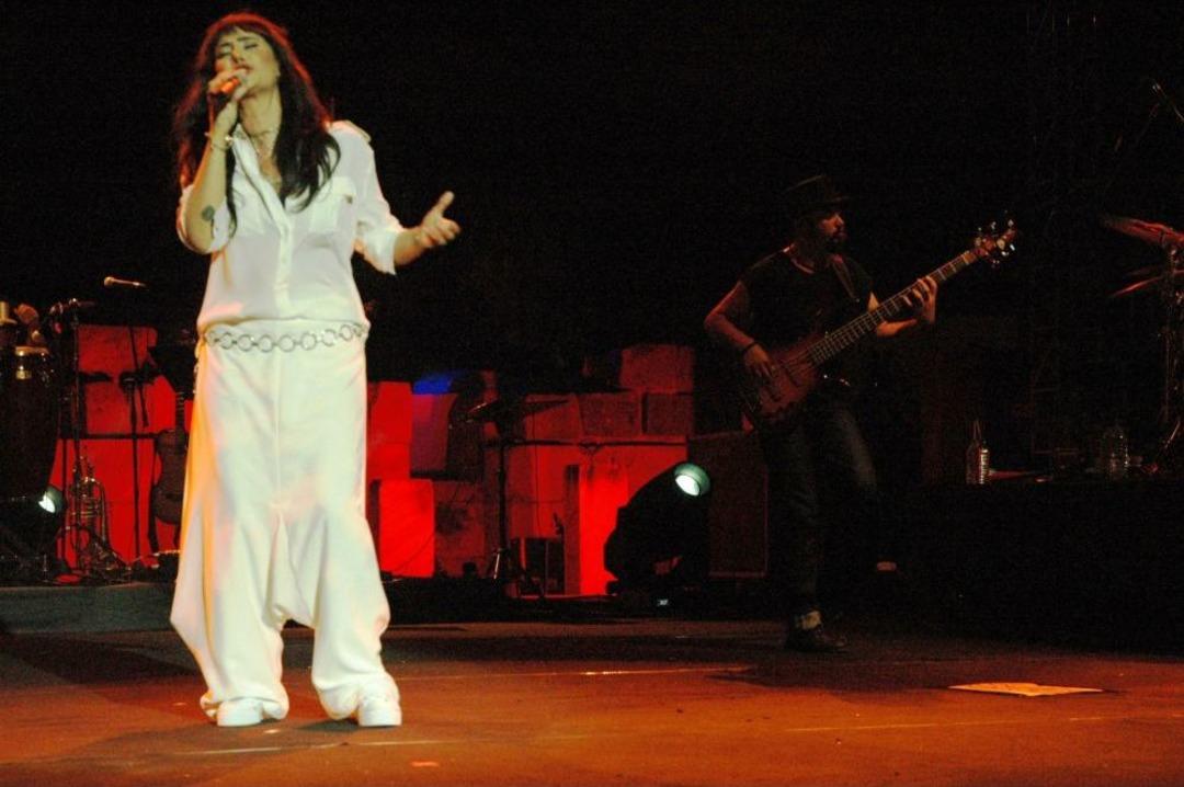 Sıla Bodrum&rsquo;da Tatilcileri Coşturdu