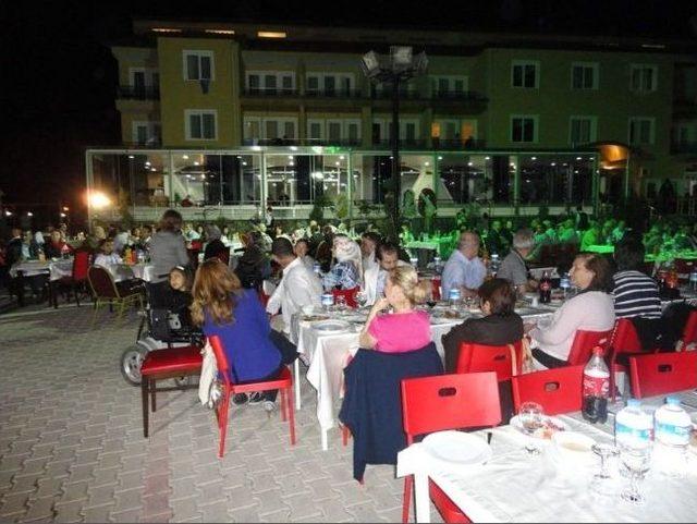 &ldquo;dışarıdaki Hayat&rdquo; İ&ccedil;in Gala Yemeği D&uuml;zenlendi 1