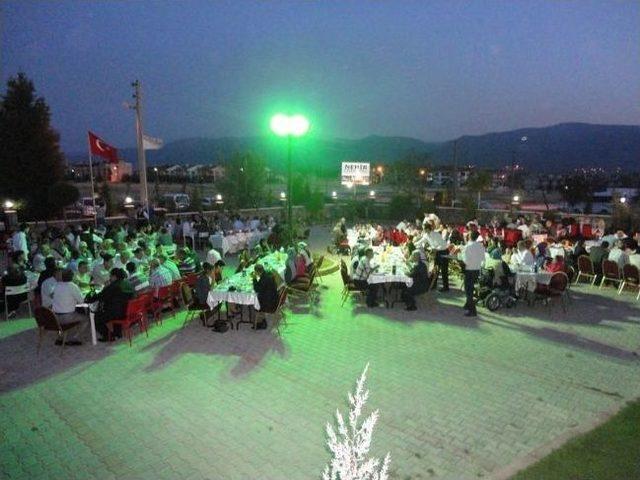 &ldquo;dışarıdaki Hayat&rdquo; İ&ccedil;in Gala Yemeği D&uuml;zenlendi 3