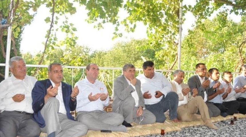 Ak Parti Halfeti İl&ccedil;e Başkanı Kurt&rsquo;a Taziye Ziyareti