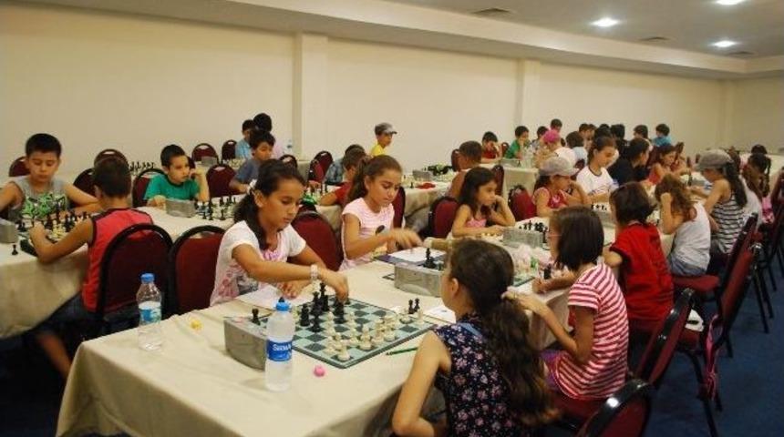 Zafer Bayramı Satran&ccedil; Turnuvası Başladı