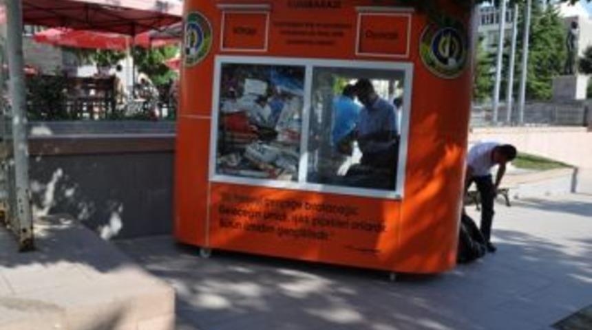 Malkara&rsquo;da dev kumbara &ccedil;ocukları sevindiriyor