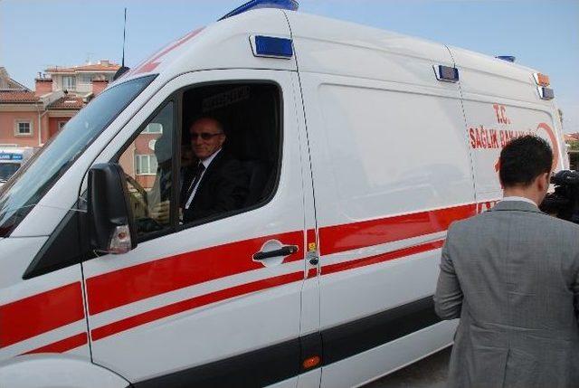 Ambulanslar İlçelere Teslim Edildi