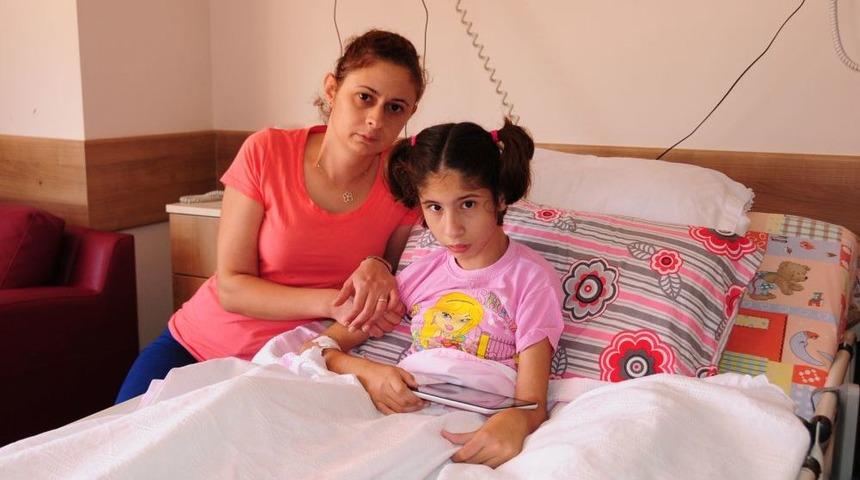 Vali Coş, Engelli Kıza Verdiği Tablet S&ouml;z&uuml;n&uuml; Yerine Getirdi