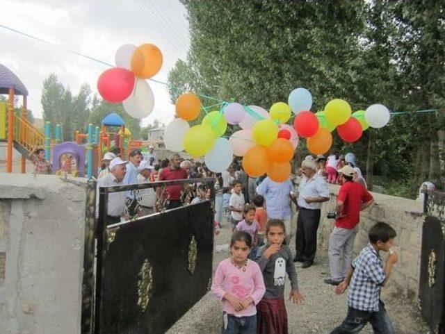 Bulanık’ta Kurulan İki Adet Oyun Parkı Hizmete Açıldı