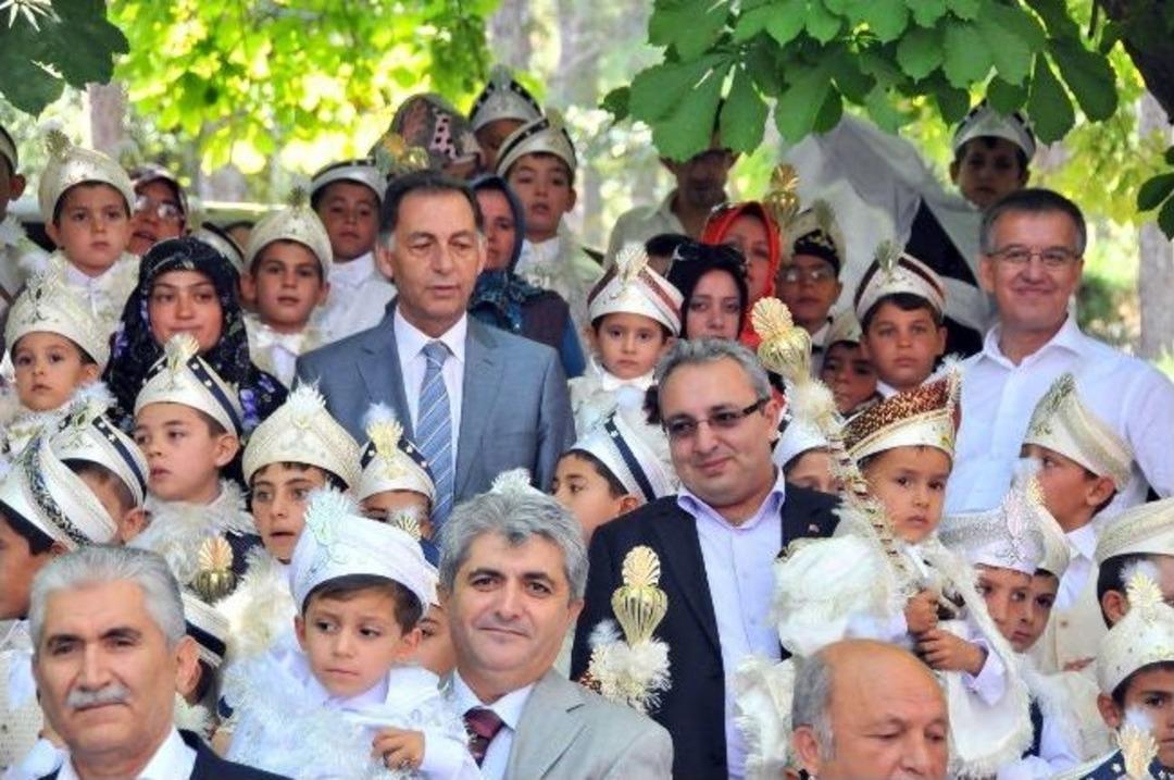 Akşehir&rsquo;de Onur G&uuml;n&uuml; Kutlaması Ve Geleneksel S&uuml;nnet Ş&ouml;leni