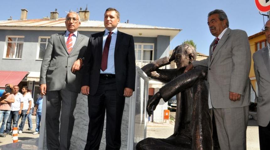 Cemal S&uuml;reya'nın Heykeli Memleketi P&uuml;l&uuml;m&uuml;r'de A&ccedil;ıldı