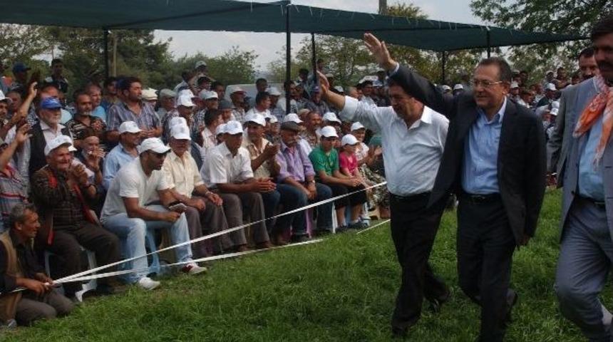 Kepsut Yağlı Güreşleri Yapıldı