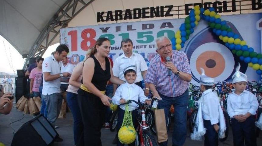 Ereğli&rsquo;de S&uuml;nnet Olan 130 &Ccedil;ocuğa Bisiklet Hediye Edildi