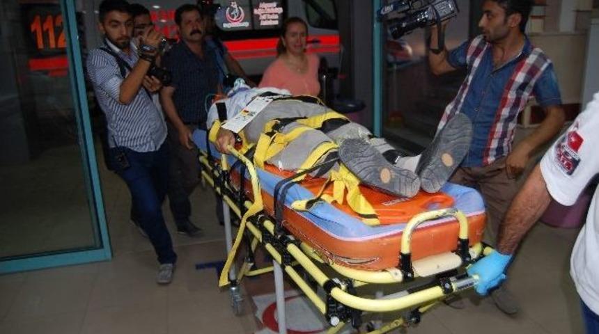 Adıyaman&rsquo;da Otomobiller &Ccedil;arpıştı: 4 Yaralı